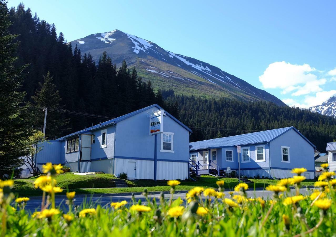 The Tides Inn Seward Exterior photo